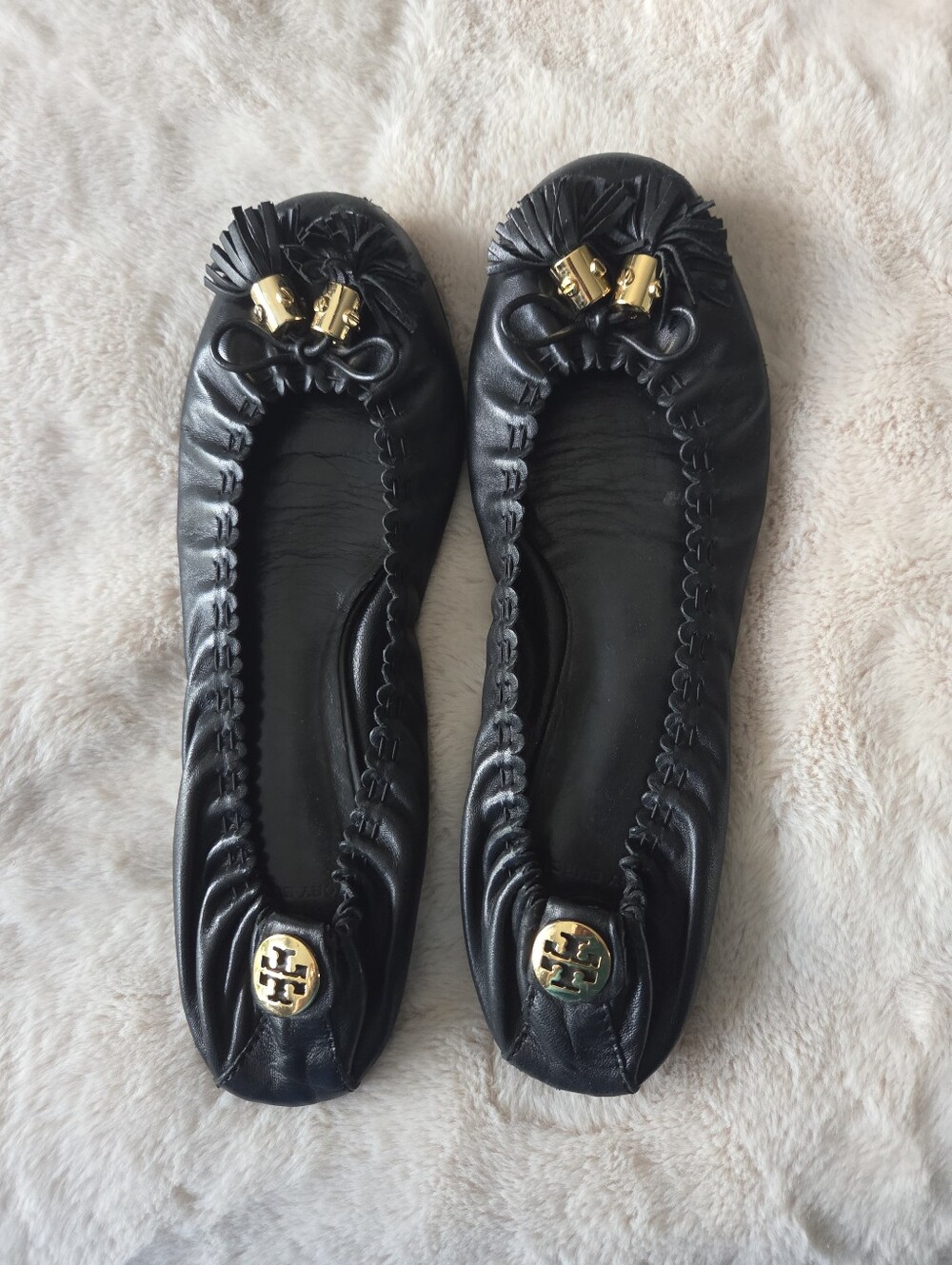 Tory Burch Size 10 1/2 Black Tassel Ballet Flats - Classic Women’s Slip-On - Picture 2 of 7